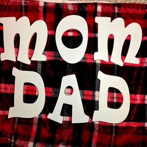 MOM and DAD Wall Letters